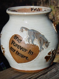 memorial pet urn